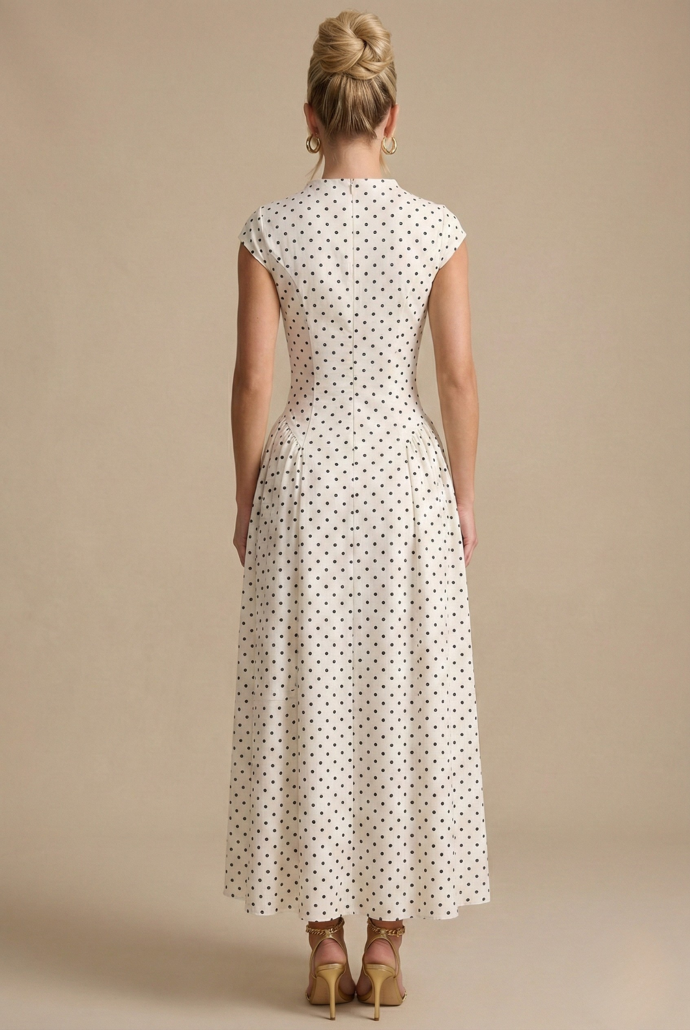 Women’s Polka Dot Maxi Dress with Round Neck and A Line Silhouette Rolenna