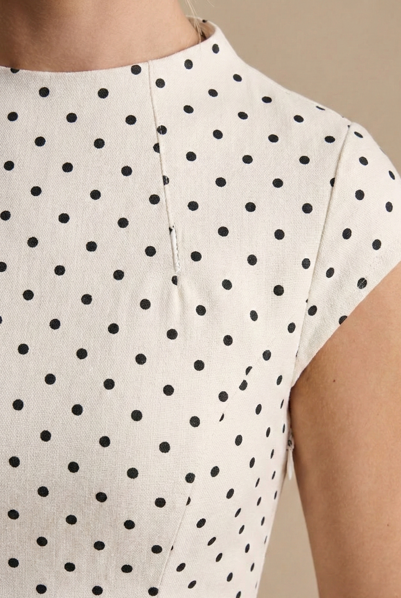 Women’s Polka Dot Maxi Dress with Round Neck and A Line Silhouette Rolenna